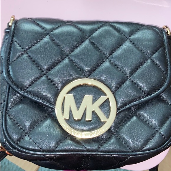 Micheal kors quilted purse - Picture 3 of 4
